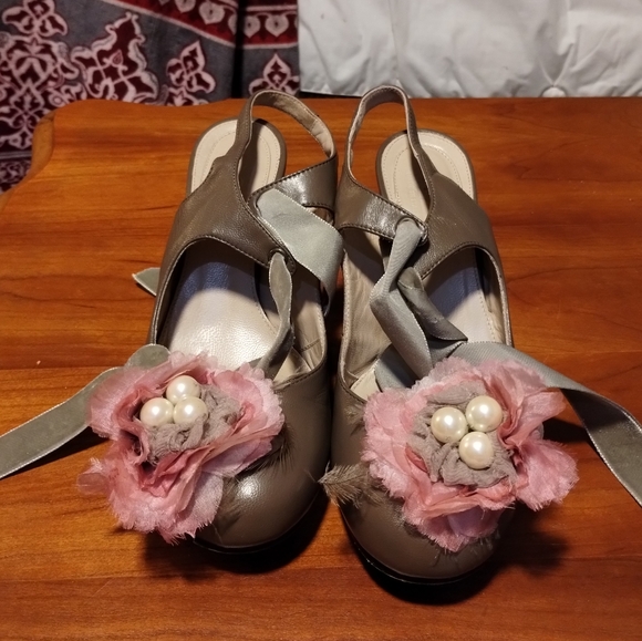 Rada Shoes - Rada beige/grey heels